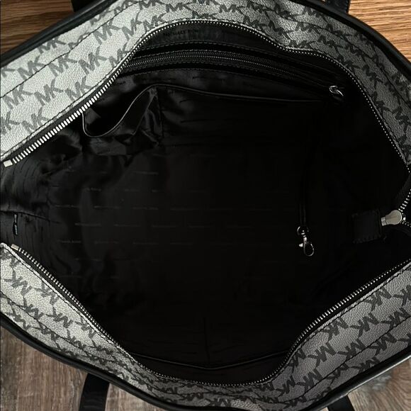 Michael Kors Black and Gray Large Tote - Picture 4 of 5